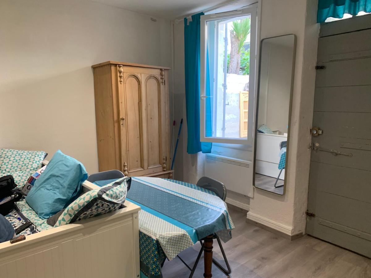 Studio Avec Cours Leilighet Fourques  Eksteriør bilde